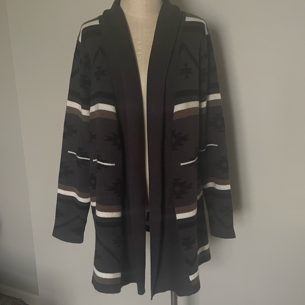 Tally-Ho dark grey southwestern print cardigan size L